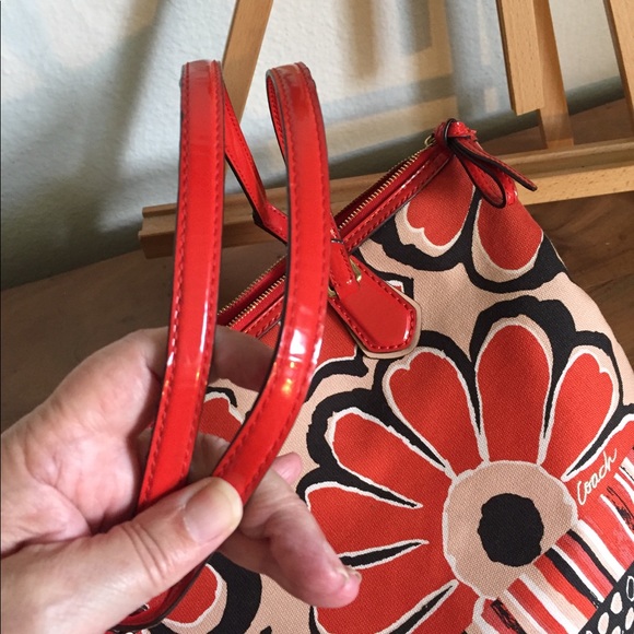 Coach Poppy Scarf Print - Picture 7 of 8